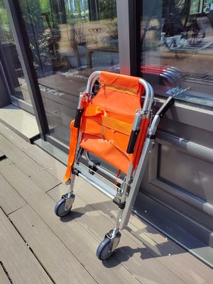 Vierräder-Aluminium-Legierung-Treppe-Straetcher Klappstoff aus PVC für Notfall-Patiententransfer